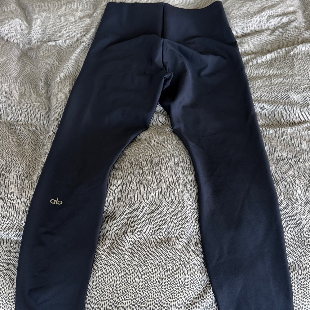 ALO Yoga woman’s Navy Leggings